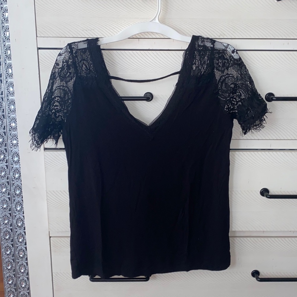 Forever 21 black lace short sleeve v neck top
